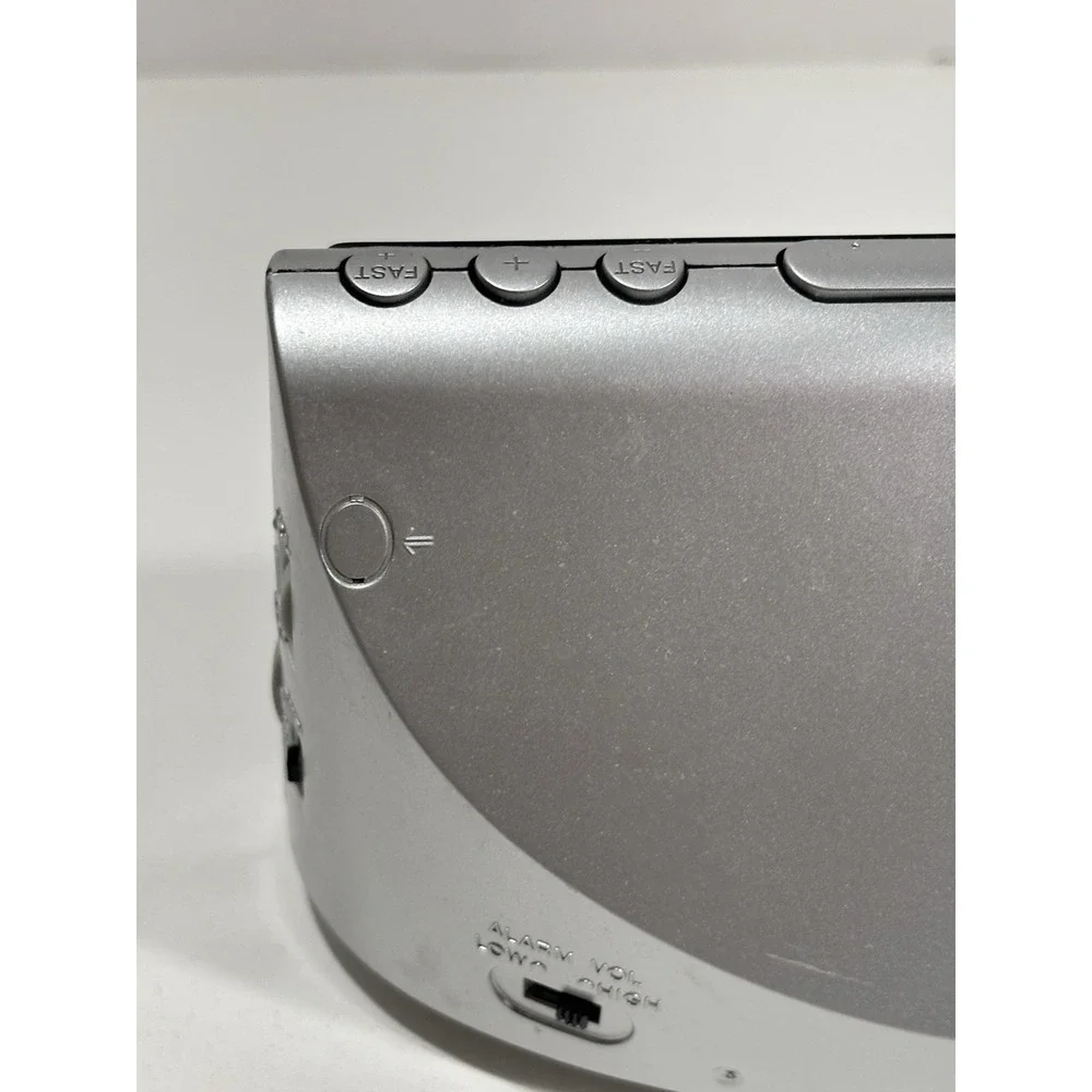 Sony Dream Machine Digital Alarm Clock AM FM Radio Large Display Silver ICF-C492